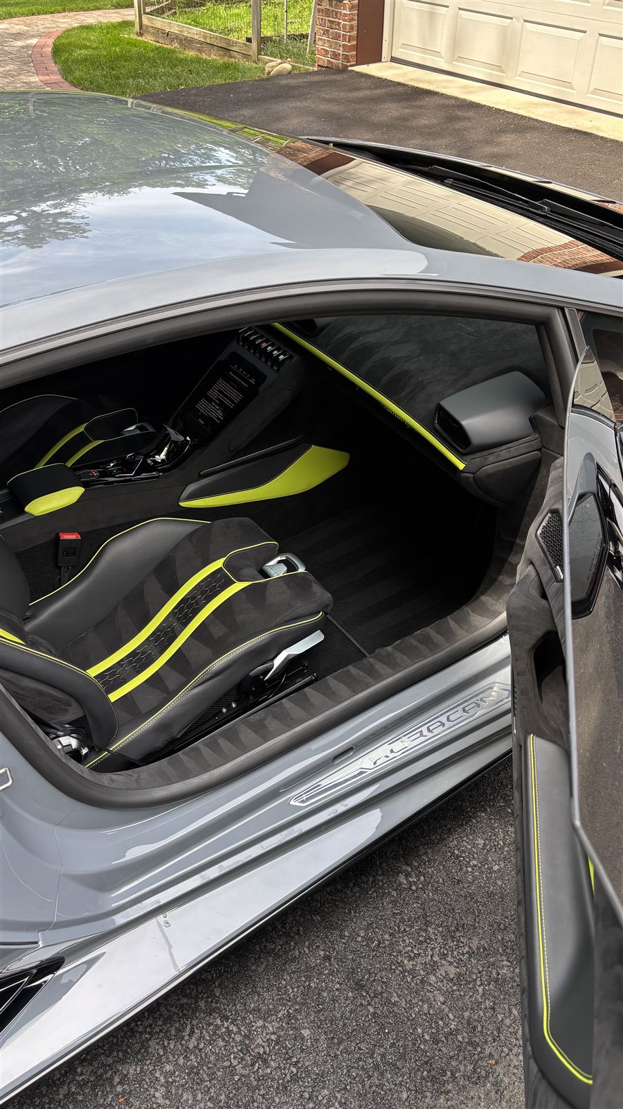 Lamborghini Huracán interior detailed by Avanti Car Care near Alpine, NJ